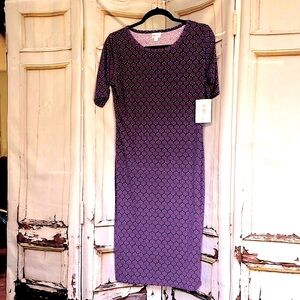 Lularoe Julia dress.  43”shoulder to hem.18”pit to pit bust.